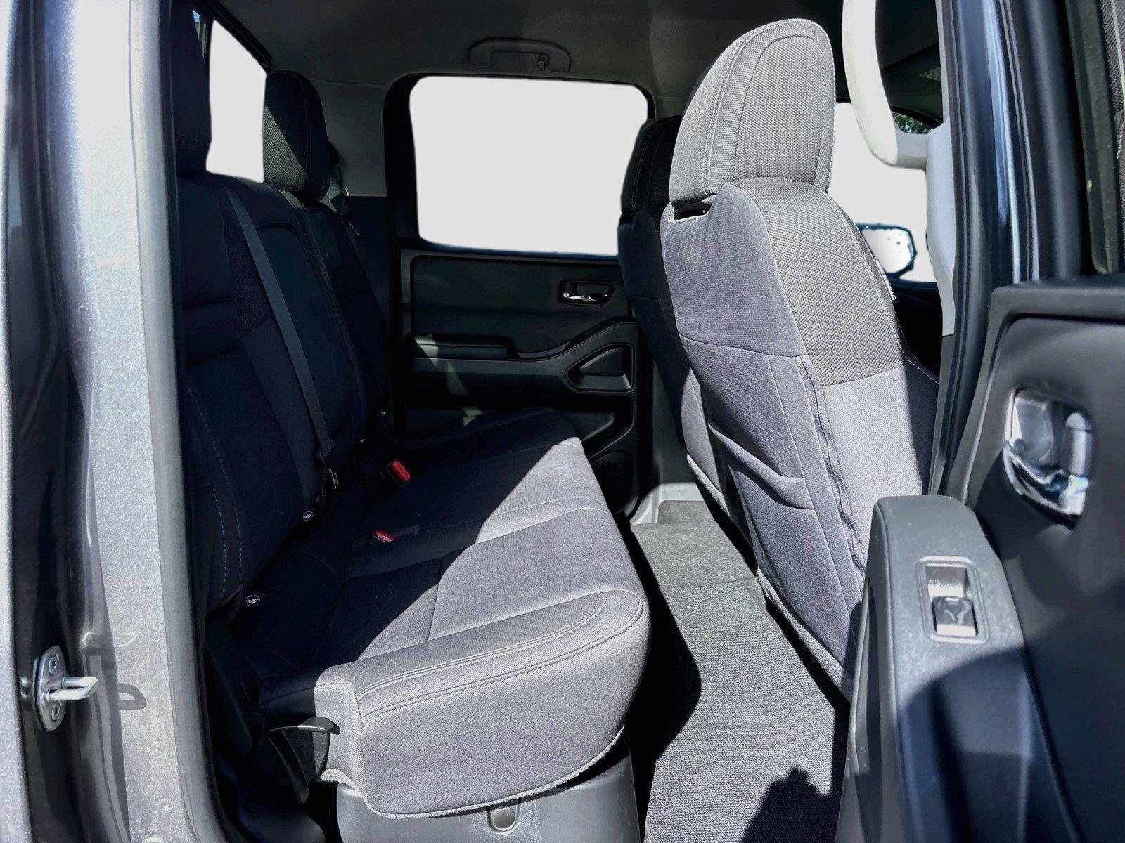 Used 2023 Nissan Frontier SV w/ SV Convenience Package RWD image 29