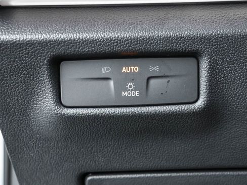 New 2025 Volkswagen Tiguan SE R-Line image 25