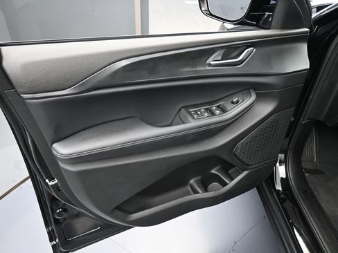 New 2025 Jeep Grand Cherokee L Altitude image 16