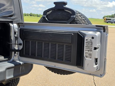 Used 2021 Jeep Wrangler Unlimited Sport AWD/4WD image 34