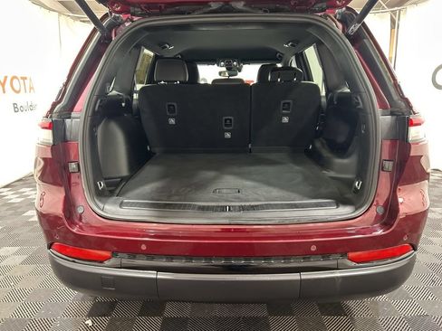 Used 2024 Jeep Grand Cherokee Altitude AWD/4WD image 13