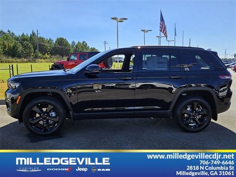 New 2025 Jeep Grand Cherokee Limited w/ Black Appearance Package image 5