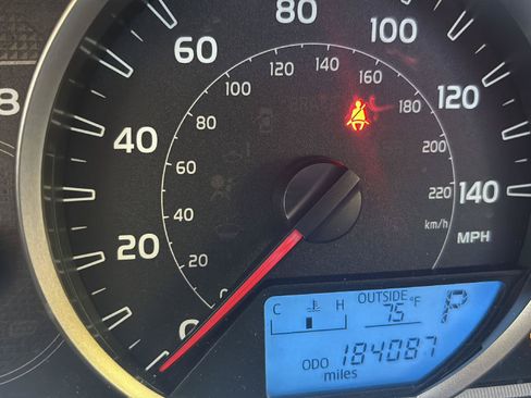 Used 2013 Toyota RAV4 XLE AWD/4WD image 5