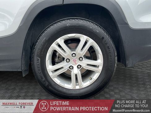 Used 2024 GMC Terrain SLE w/ Driver Convenience Package image 23