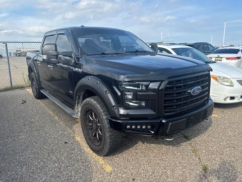 Used 2015 Ford F150 XLT w/ Equipment Group 302A Luxury AWD/4WD image 24
