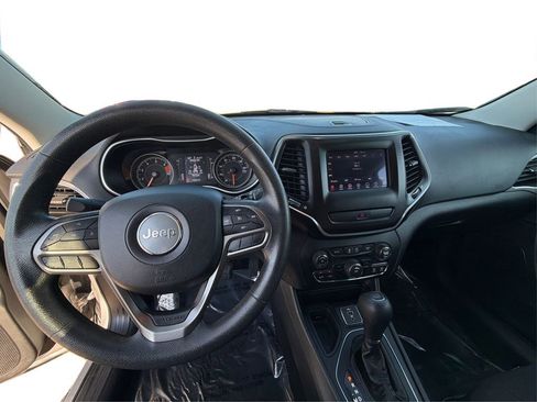 Used 2019 Jeep Cherokee Latitude w/ Popular Appearance Group FWD image 29