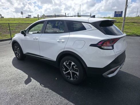 Used 2023 Kia Sportage EX image 7