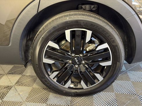 Used 2024 Kia Telluride SX image 13