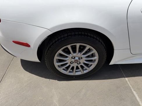 Used 2018 FIAT 124 Spider Classica w/ Technology Group RWD image 15