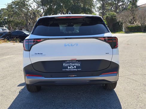 New 2026 Kia Sportage LX image 7