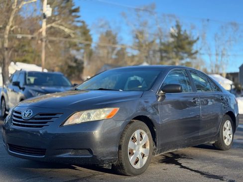 Used 2009 Toyota Camry LE image 1