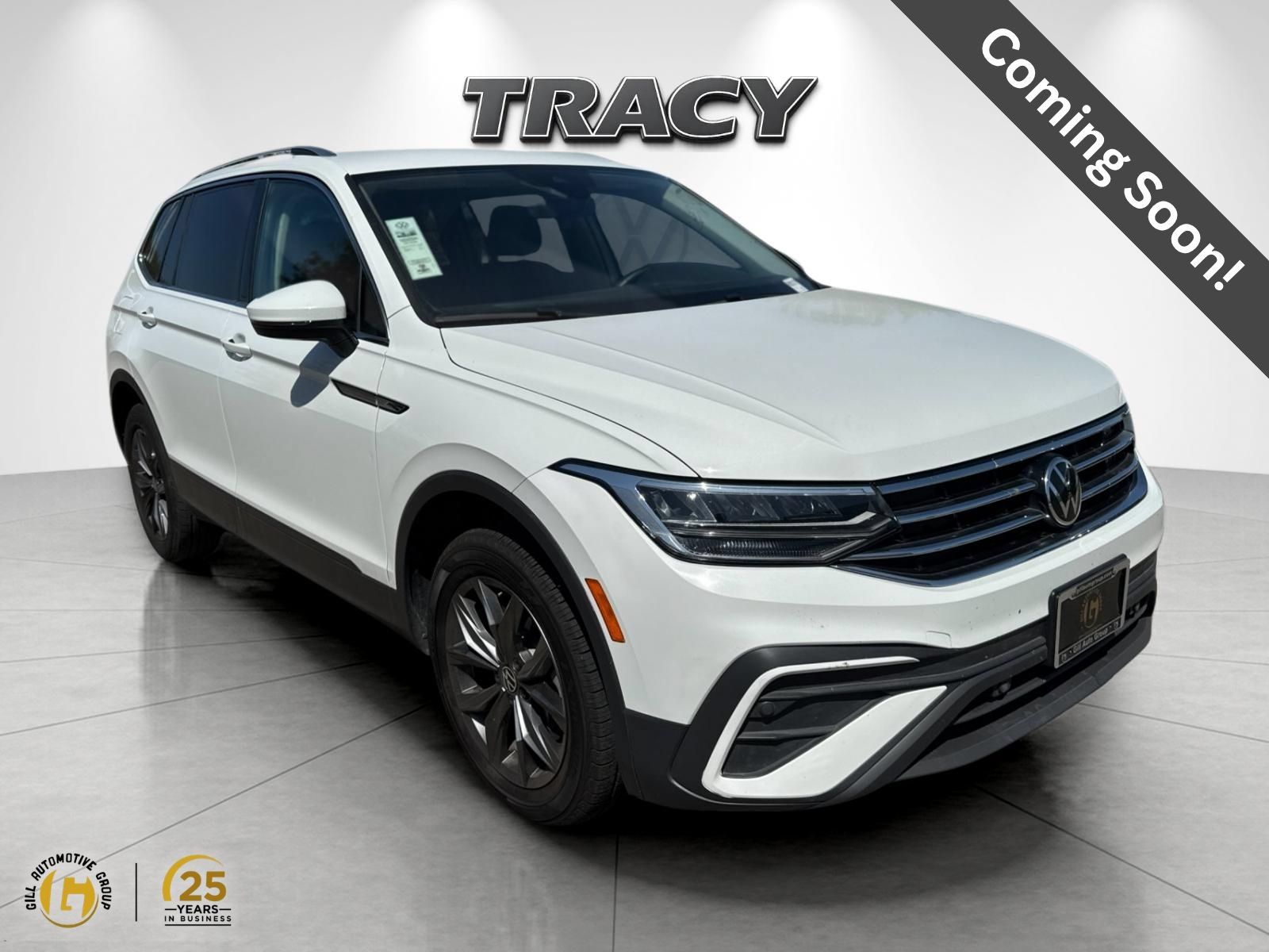 Used 2024 Volkswagen Tiguan SE AWD/4WD image 1