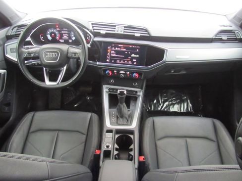 Used 2022 Audi Q3 2.0T Premium Plus w/ Premium Plus Package image 3