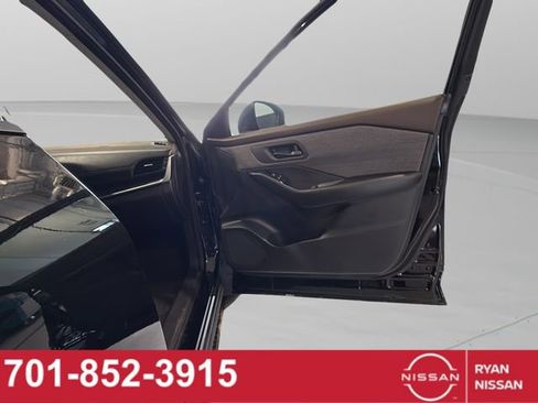 Certified 2023 Nissan Rogue S image 37