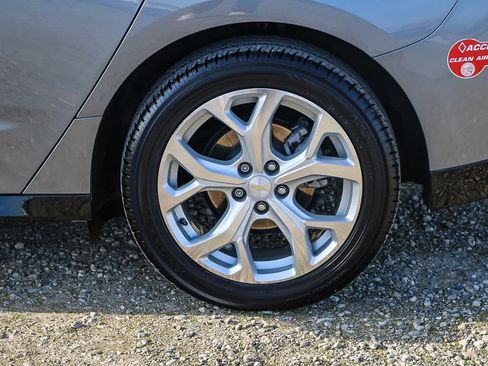 Used 2018 Chevrolet Volt Premier w/ Driver Confidence Package image 10