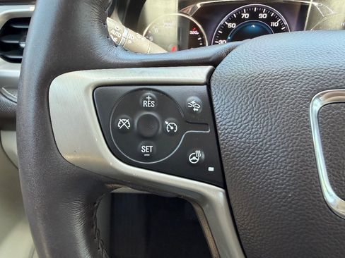 Used 2017 GMC Acadia Denali w/ Technology Package FWD image 15