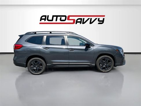Used 2024 Subaru Ascent Onyx Edition image 8