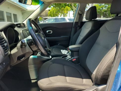 Used 2017 Kia Soul + w/ Designer's Package FWD image 13
