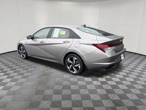 Used 2023 Hyundai Elantra SEL w/ Convenience Package FWD image 7