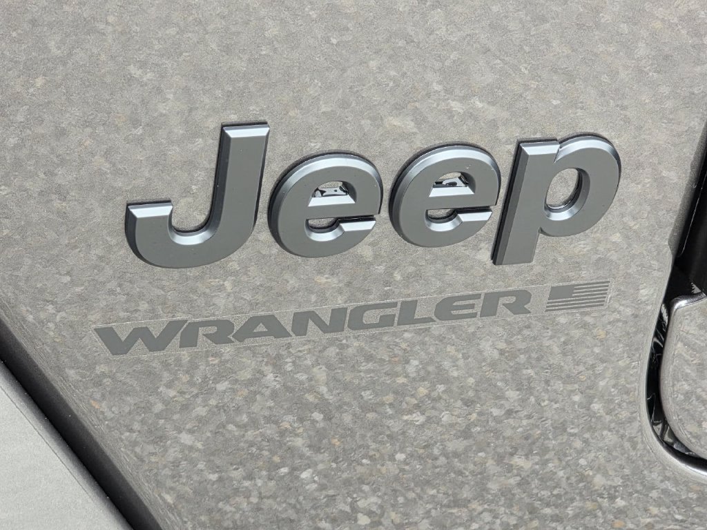 New 2026 Jeep Wrangler Unlimited Sahara w/ Technology Group AWD/4WD image 37