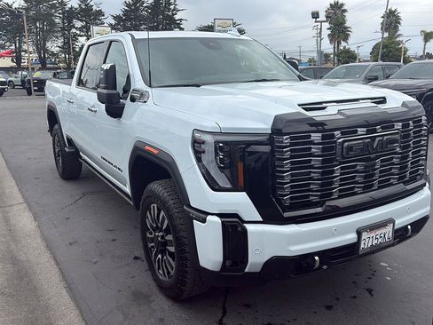 Used 2026 GMC Sierra 2500 Denali Ultimate w/ Max Trailering Package AWD/4WD image 7