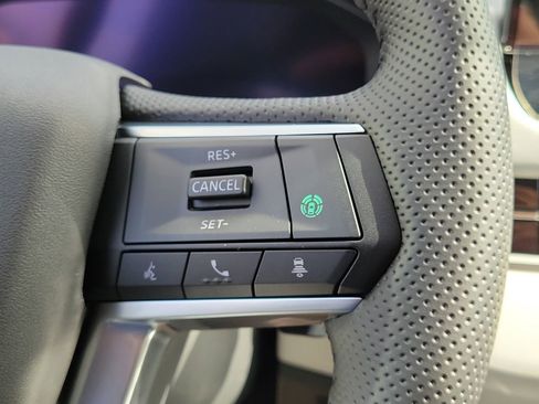 New 2025 Mitsubishi Outlander SE image 16