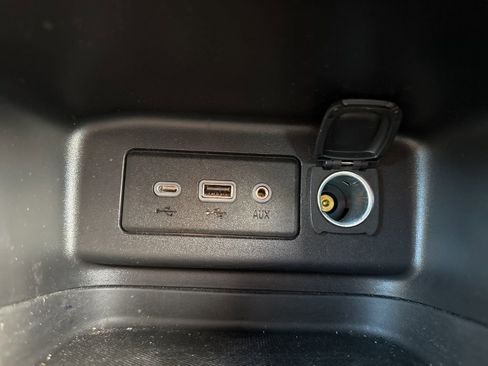 Used 2023 Chevrolet Equinox LT image 22