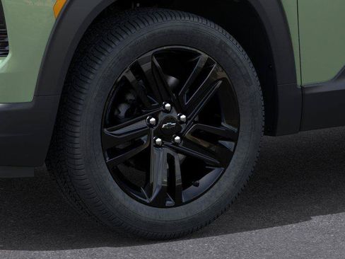 Used 2026 Chevrolet TrailBlazer LT w/ Midnight Edition AWD/4WD image 9