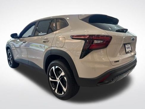 New 2026 Chevrolet Trax RS w/ Sunroof Package FWD image 3