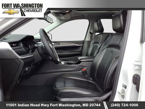 Used 2023 Jeep Grand Cherokee Limited AWD/4WD image 6