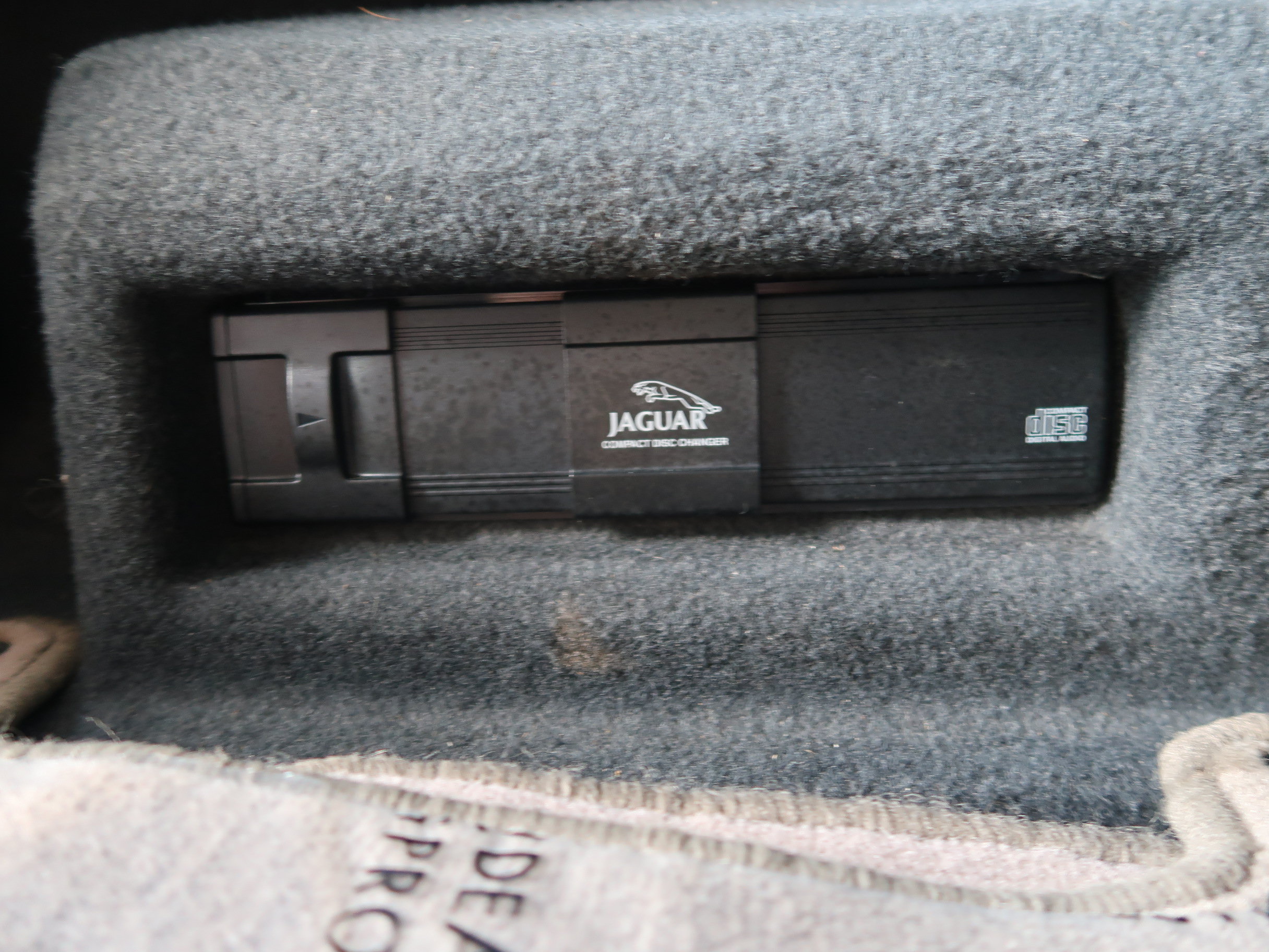 Used 1999 Jaguar XJ8 RWD image 24