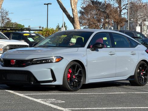 Used 2024 Honda Civic Type R image 9