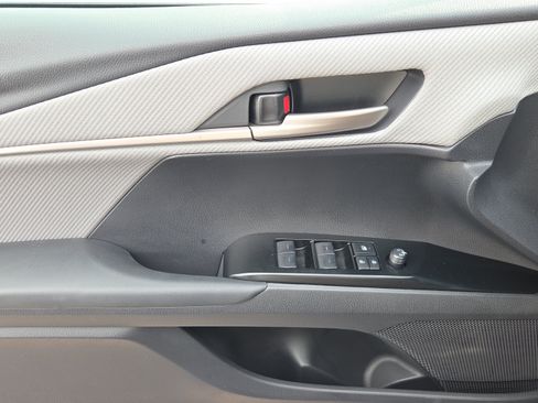 Used 2026 Toyota Camry SE FWD image 20