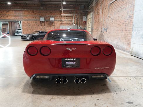 Used 2005 Chevrolet Corvette Coupe w/ Preferred Equipment Group RWD image 13