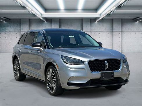 Used 2022 Lincoln Corsair AWD w/ Premium Package image 2