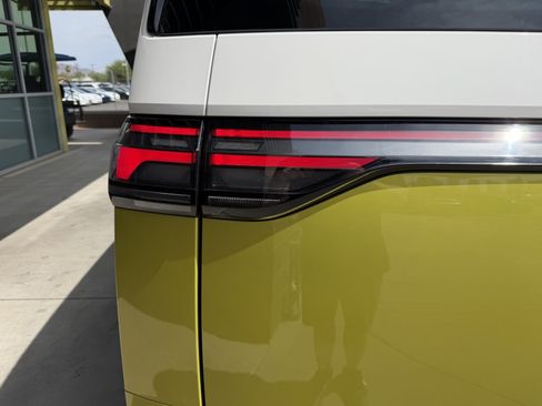Used 2025 Volkswagen ID. Buzz 1st Edition RWD image 14