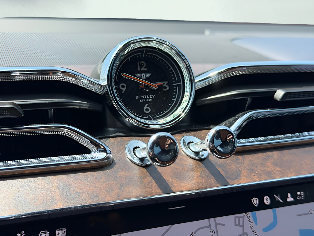 Used 2023 Bentley Bentayga AWD/4WD image 80