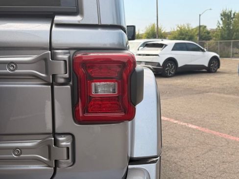 Used 2021 Jeep Wrangler Unlimited Sahara AWD/4WD image 7