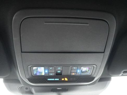 Used 2026 Ford Explorer Platinum RWD image 13