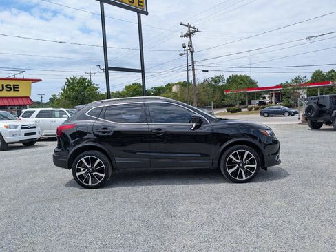 Used 2018 Nissan Rogue Sport SL w/ SL Premium Package FWD image 5