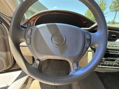 Used 2003 Cadillac De Ville w/ Comfort & Convenience Package image 59