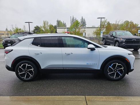 New 2026 Chevrolet Equinox EV LT FWD image 6