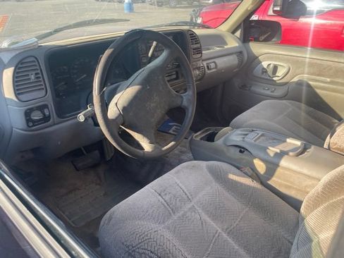 Used 1996 GMC Yukon 4WD 4-Door image 9