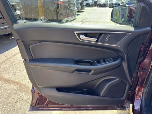 Used 2019 Ford Edge SEL w/ Equipment Group 201A AWD/4WD image 16