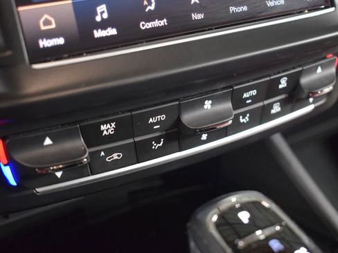 Certified 2022 Maserati Levante Modena AWD/4WD image 31