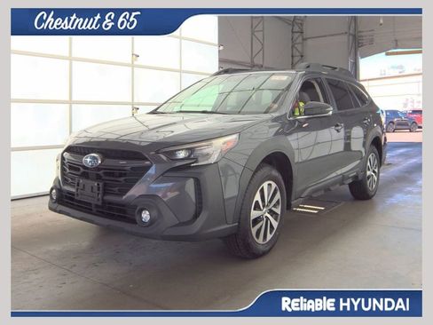 Used 2023 Subaru Outback Premium image 1