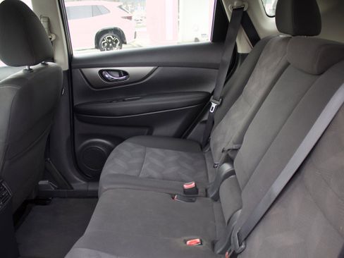 Used 2016 Nissan Rogue SV AWD/4WD image 26