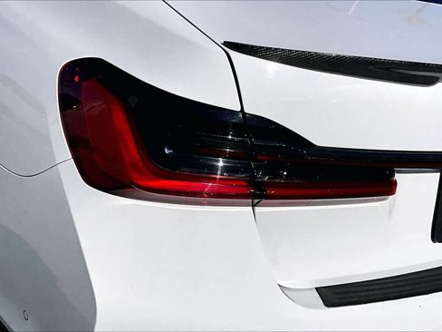 Used 2022 BMW 740i w/ M Sport Package image 28