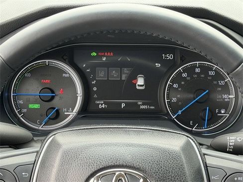 Used 2023 Toyota Venza LE image 15