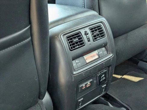 Used 2019 Nissan Pathfinder SL image 14